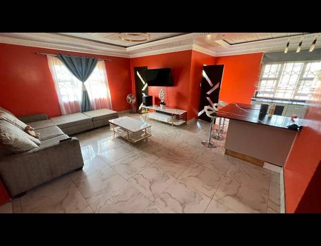 2 BEDROOM HOUSE FOR SALE IN ILLOVO BEACH